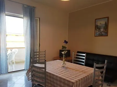 Le Castella Holiday home